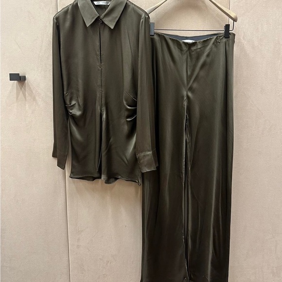 Zara chocolate brown blouse and trouser set. (Chic pyjama style). - Picture 3 of 7